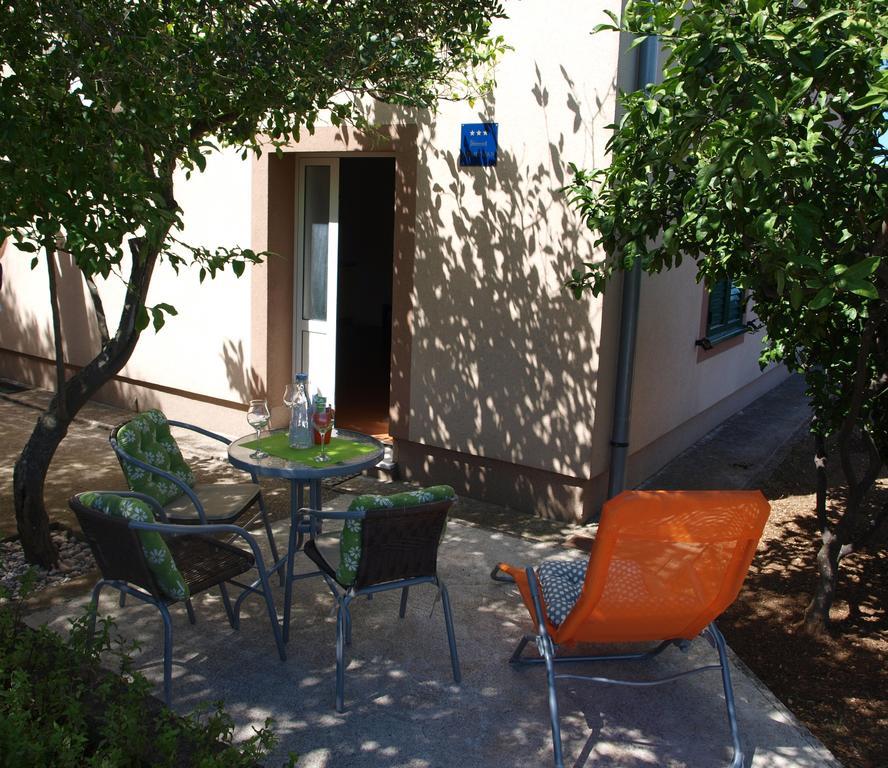 Apartment Luna Плоче Екстериор снимка