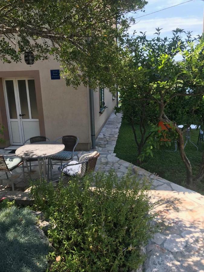 Apartment Luna Плоче Екстериор снимка